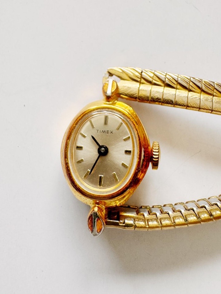 Vintage Timex Ladies Mechanical Watch Gold Tone Stretch Band 17mm Running